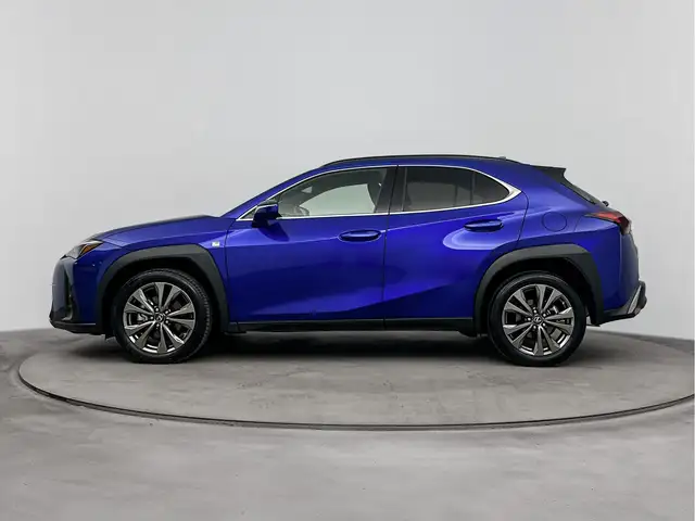 Lexus Ux view 3