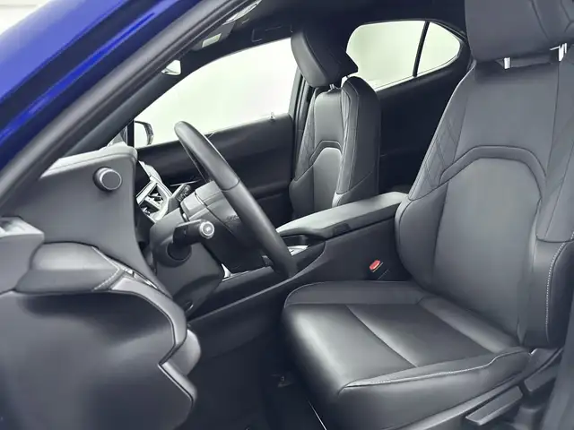 Lexus Ux view 4
