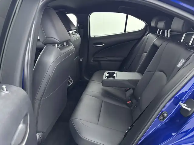 Lexus Ux view 14