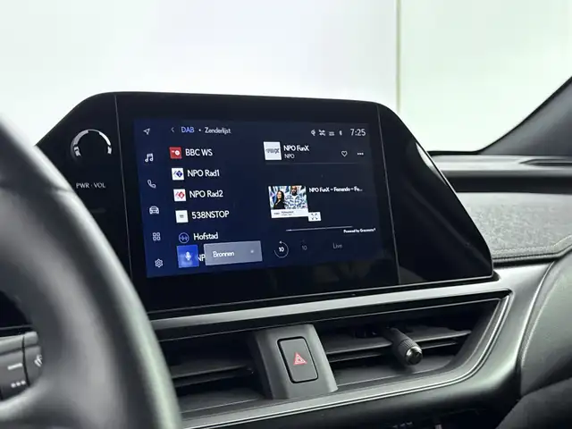 Lexus Ux view 11