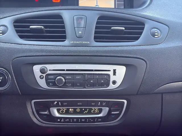 Renault Scenic view 11