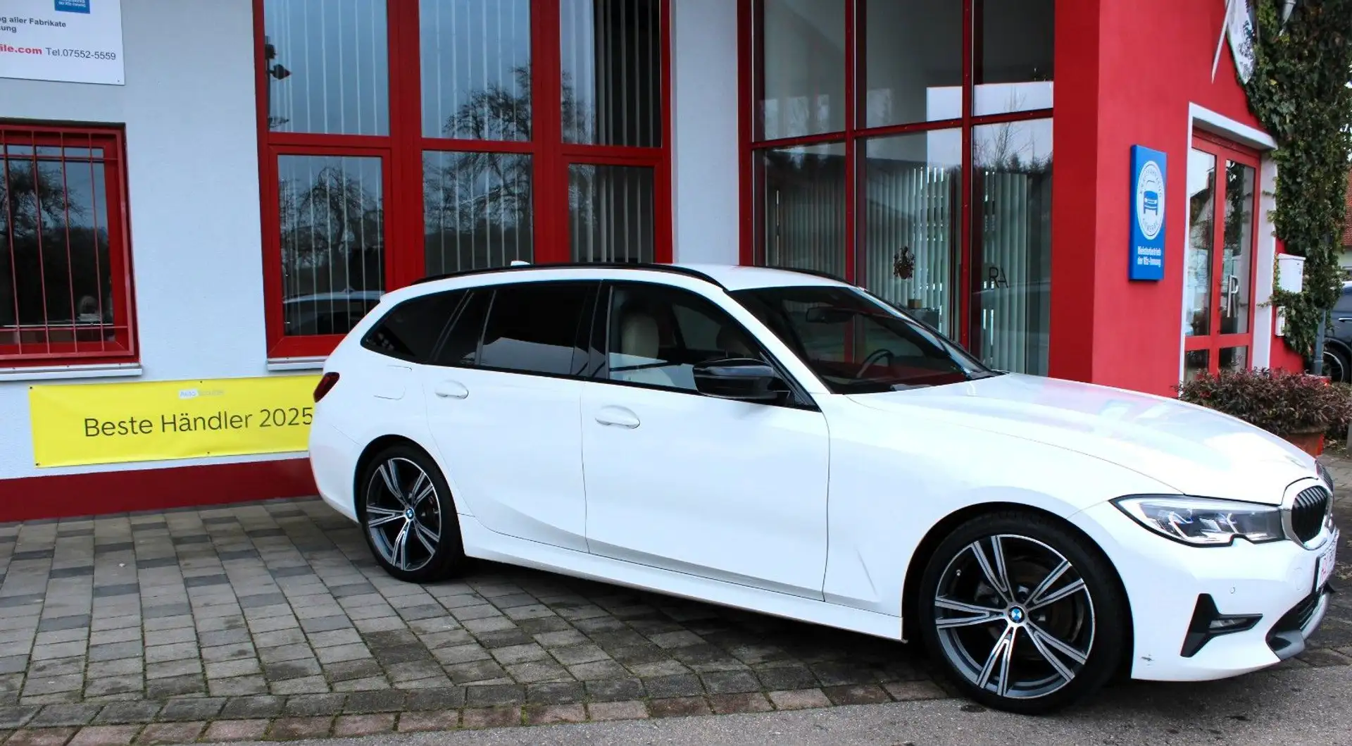 BMW 320 d Sport Line*AHK*19"LEDER*STANDHZG Weiß - 1