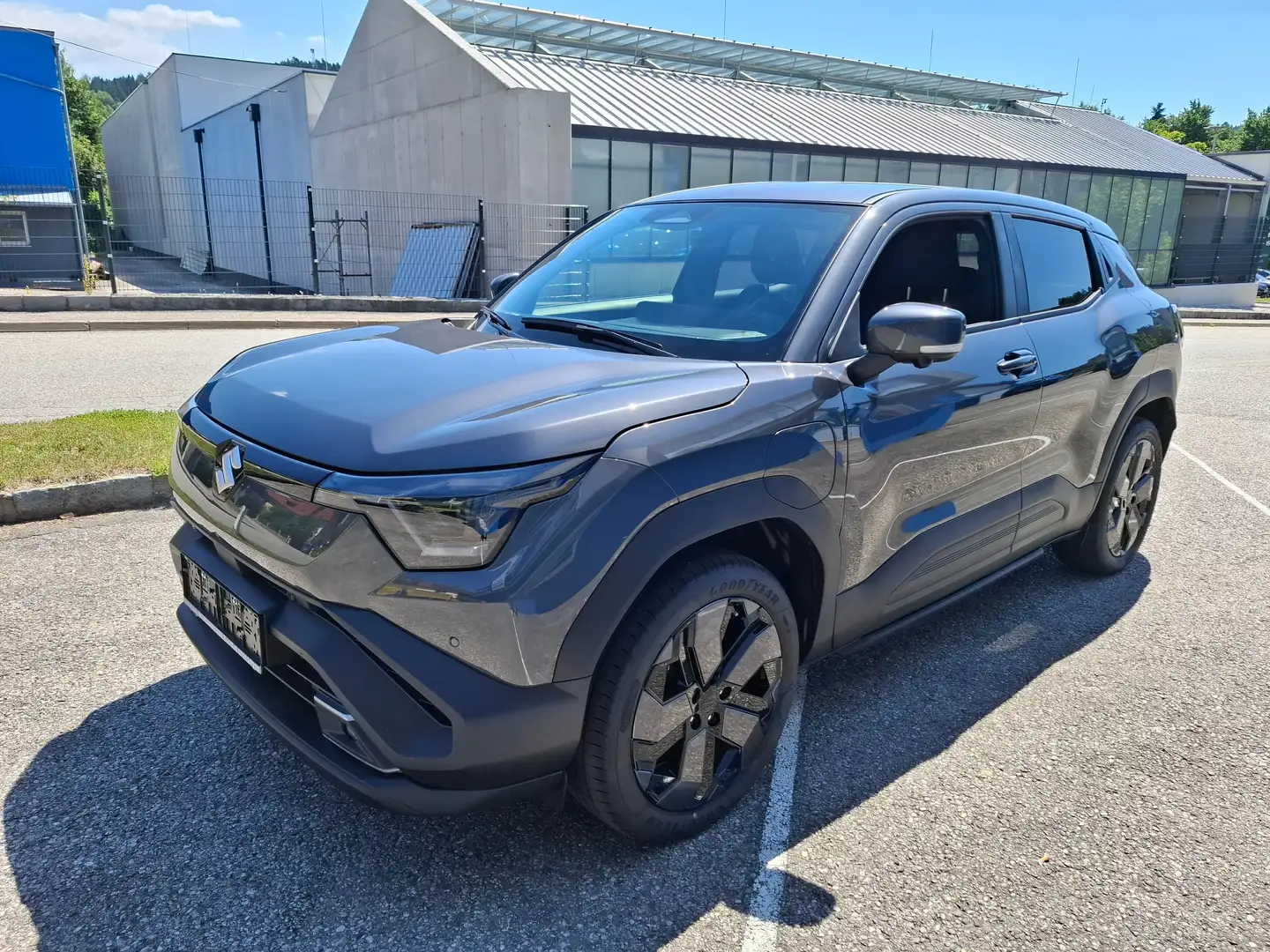 Suzuki Vitara eVitara 61kWh GL+ Allgrip-e Flash Grau - 1