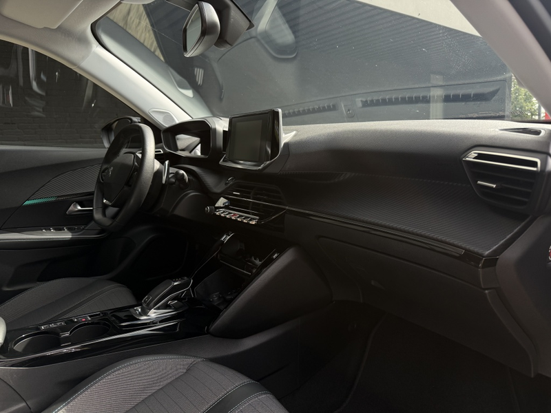 Peugeot 2008 1.2 PT Allure Pack — photo 8