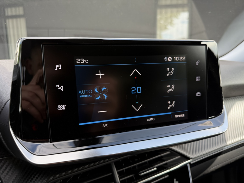 Peugeot 2008 1.2 PT Allure Pack — photo 9