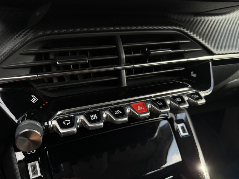 Peugeot 2008 1.2 PT Allure Pack — photo 14