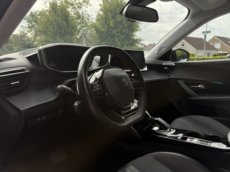 Peugeot 2008 1.2 PT Allure Pack — photo 6