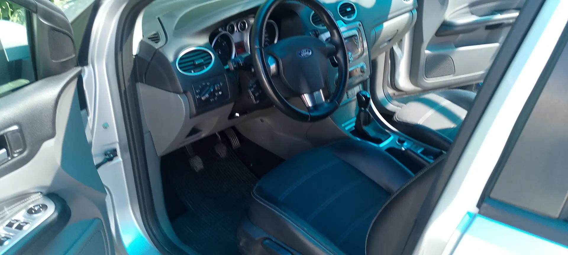 Ford Focus 1.6 Ti-VCT Style - 1