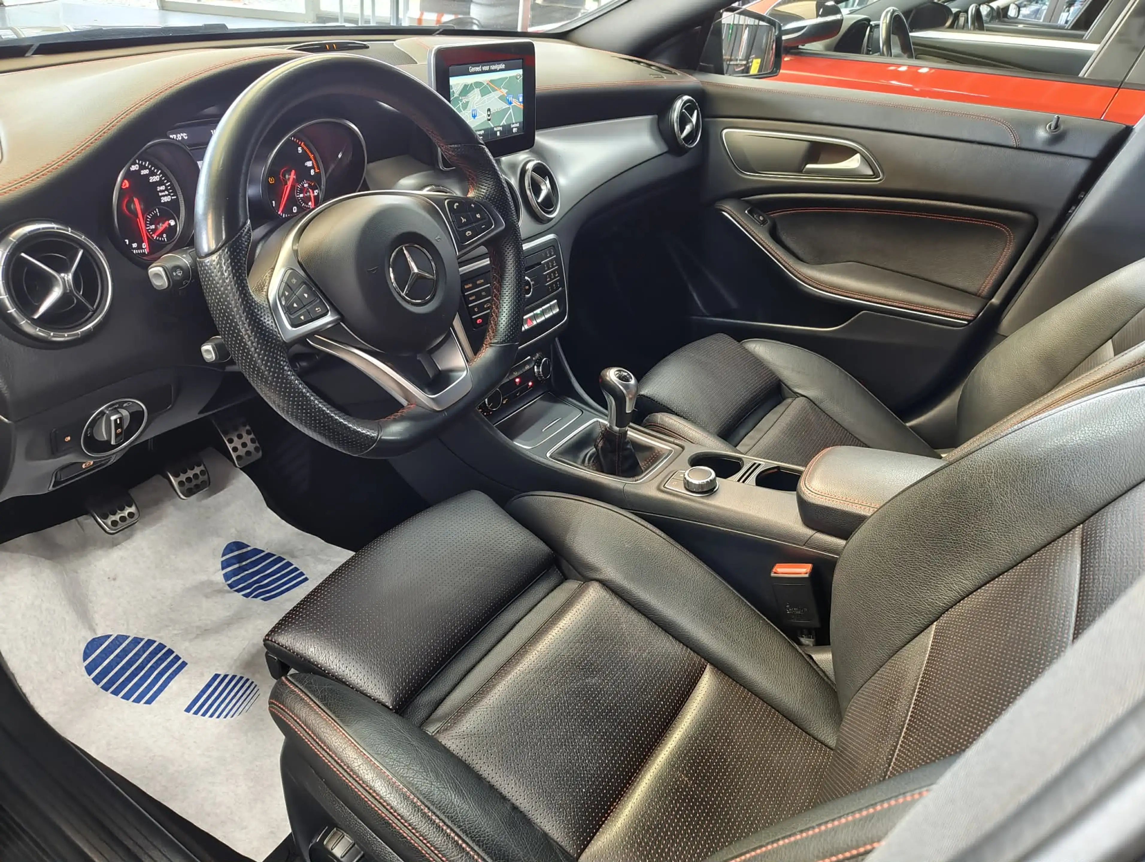 Mercedes-Benz CLA 200 PACK AMG *LED*XENON*CUIR*NAVIGATION* — photo 3