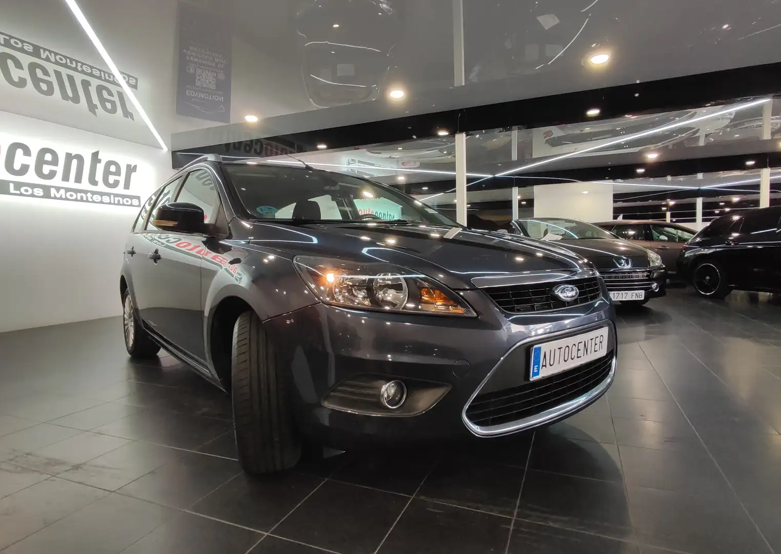 Ford Focus S.Break 1.8 Flexifuel Trend Gris - 2