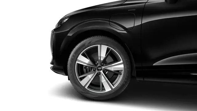 Audi Q3 view 5