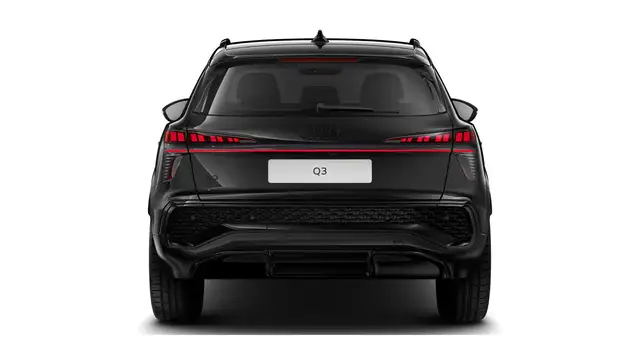 Audi Q3 view 3