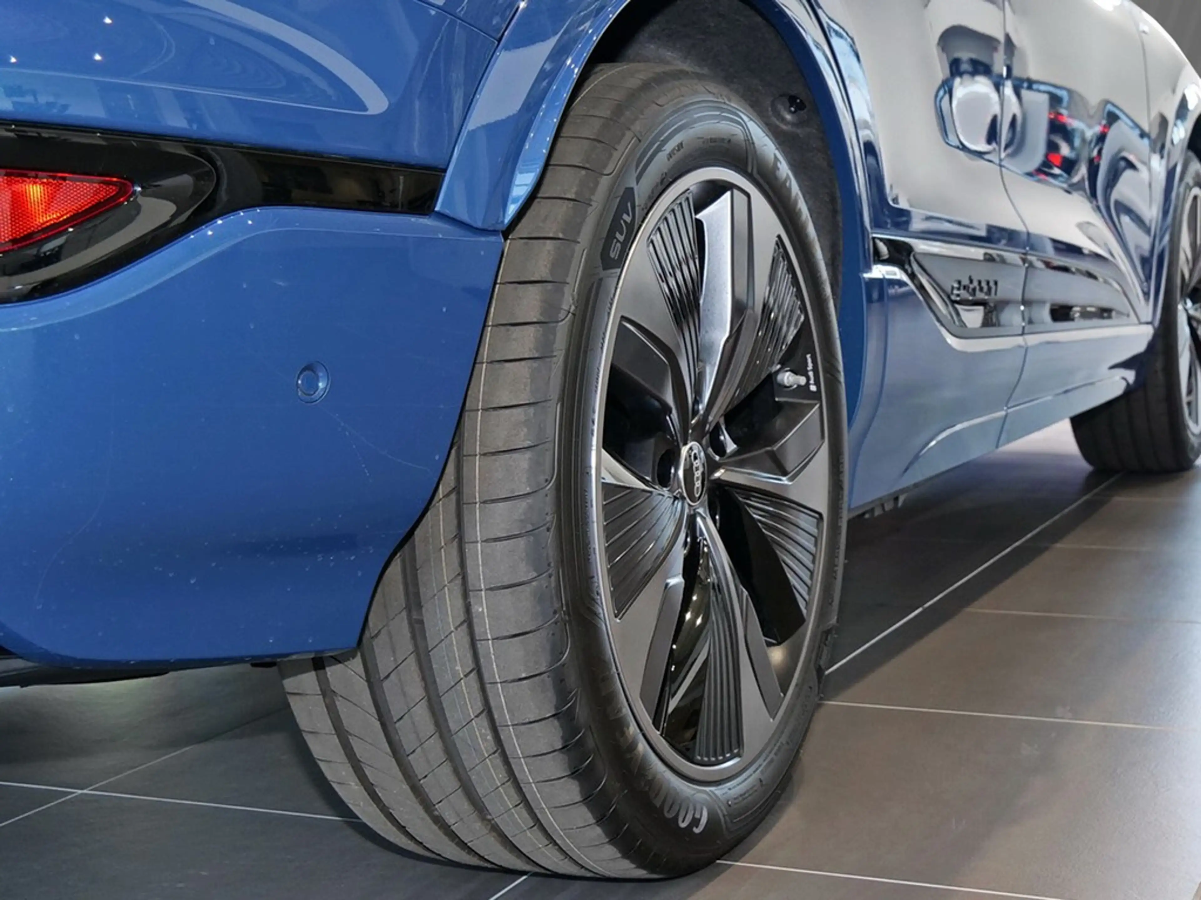 Audi e-tron S line business quattro 315 kW / 428 PS — photo 5