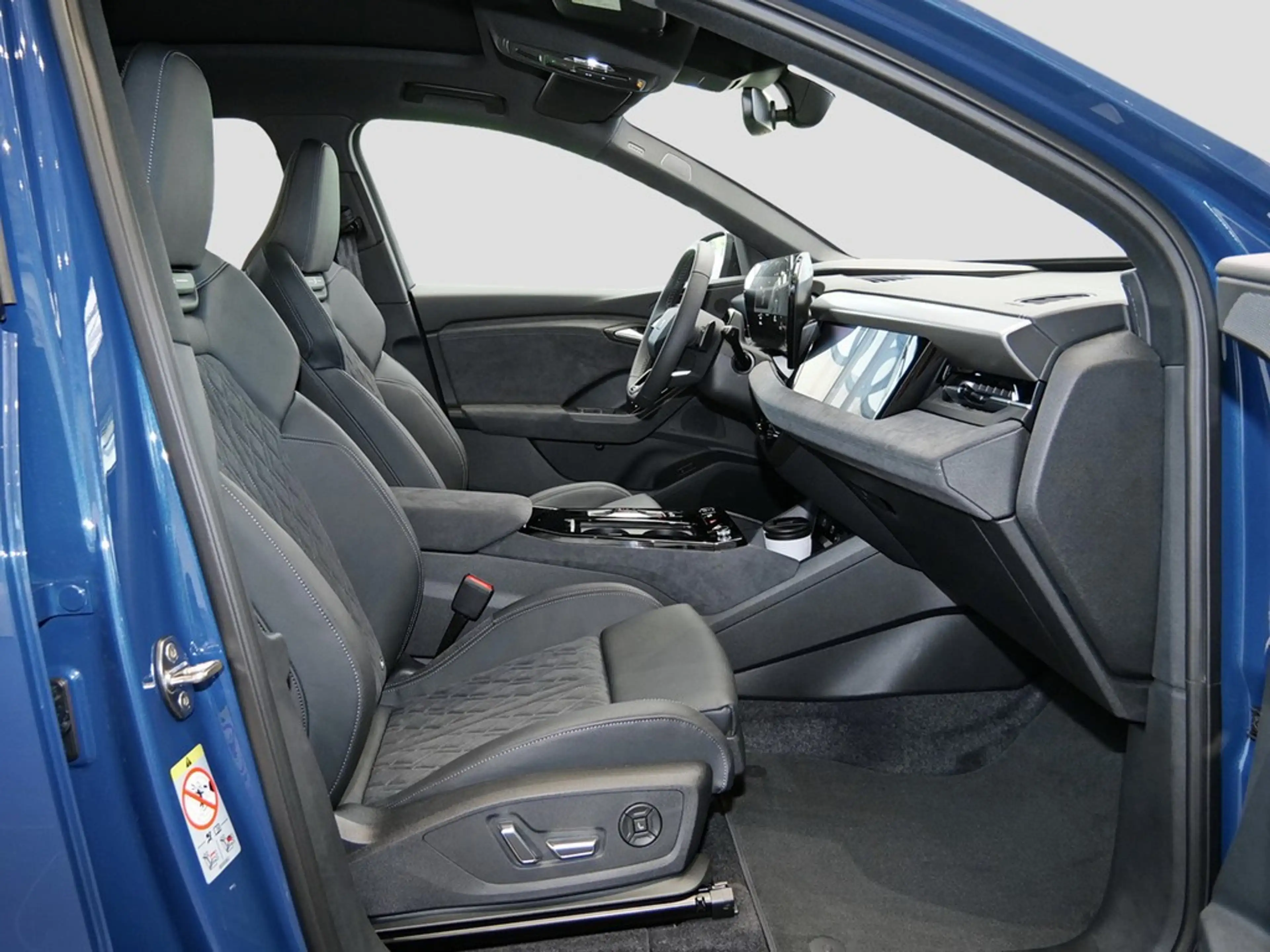 Audi e-tron S line business quattro 315 kW / 428 PS — photo 7