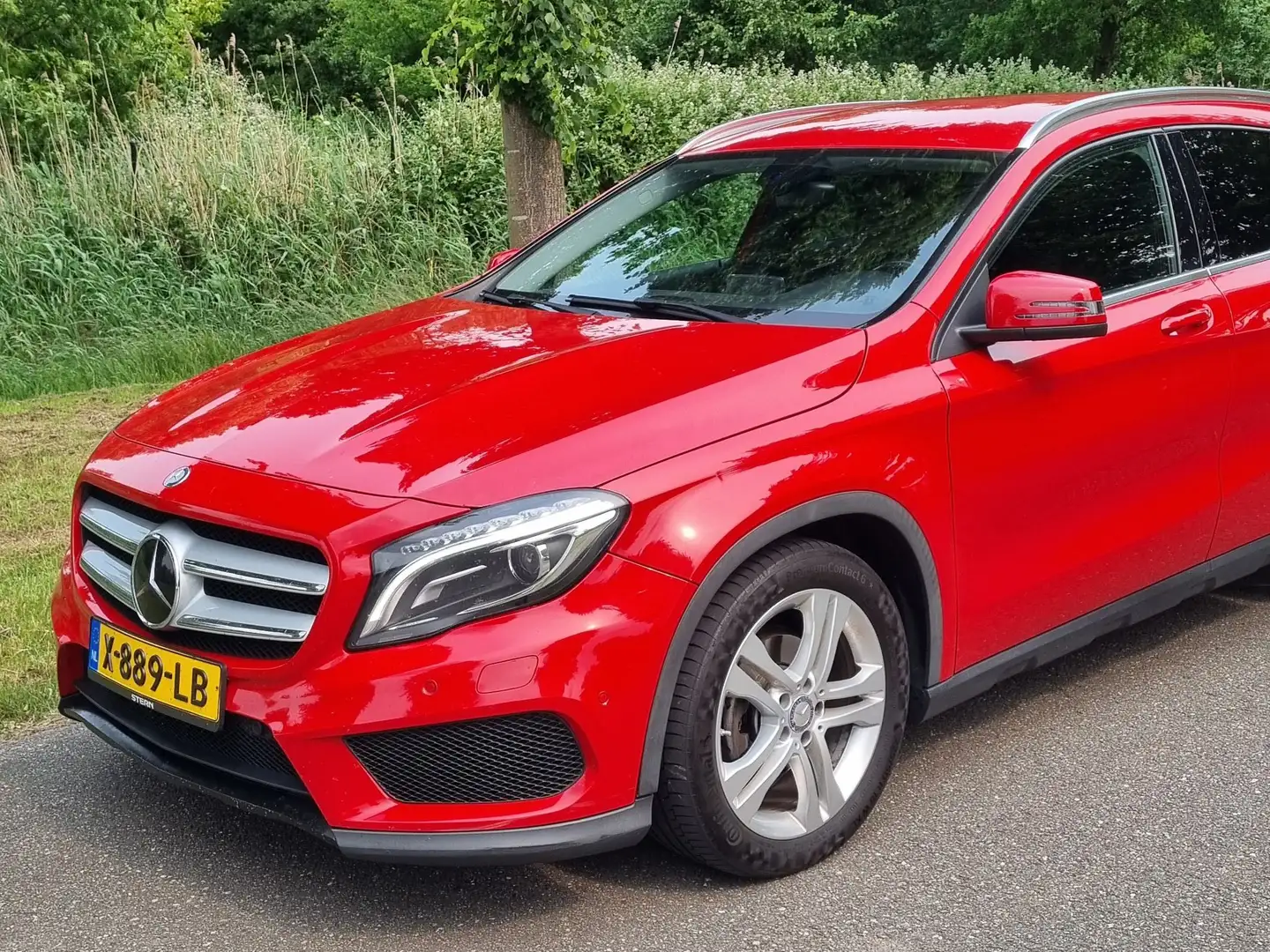 Mercedes-Benz GLA 200 GLA 200 Rood - 2