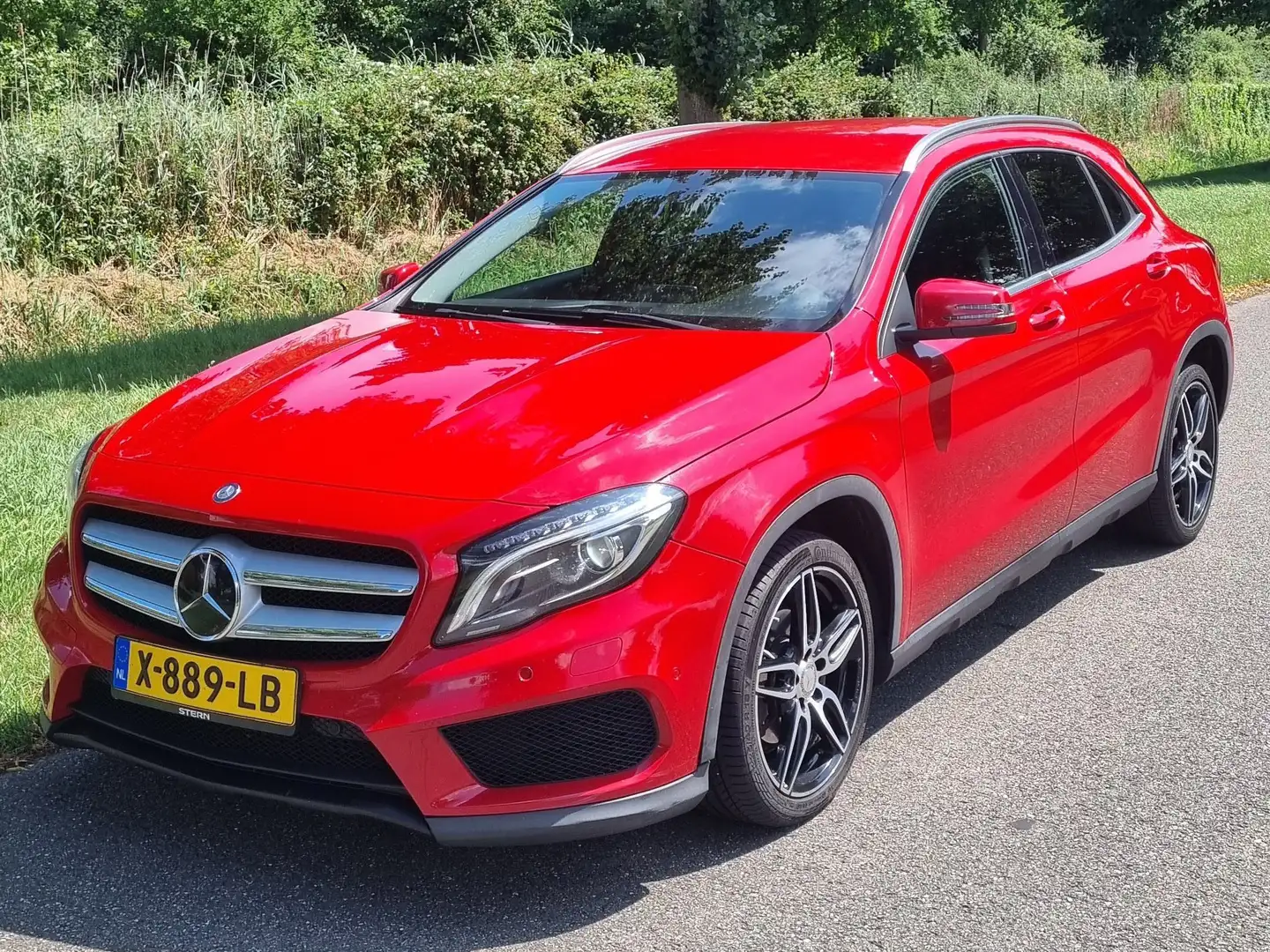 Mercedes-Benz GLA 200 GLA 200 AMG 18 Piros - 1