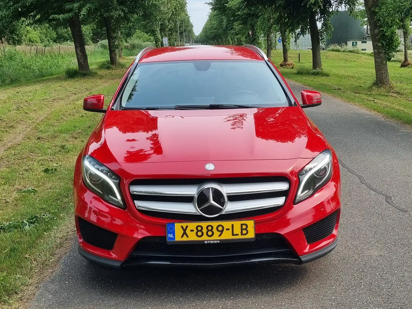Mercedes-Benz GLA 200 GLA 200 Rood - 1