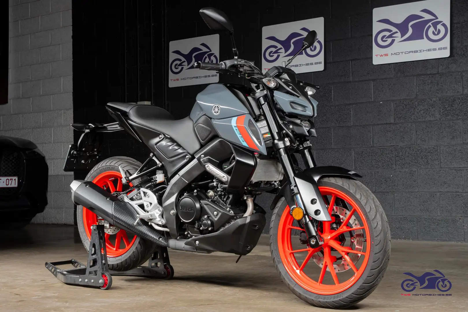 Yamaha MT-125 Grijs - 2