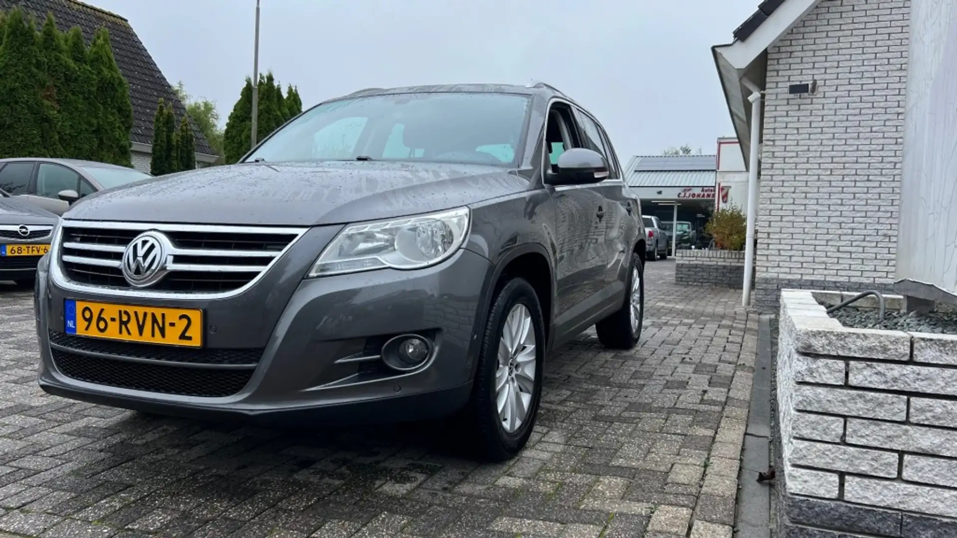 Volkswagen Tiguan 1.4 TSI Sport&Style Grijs - 2