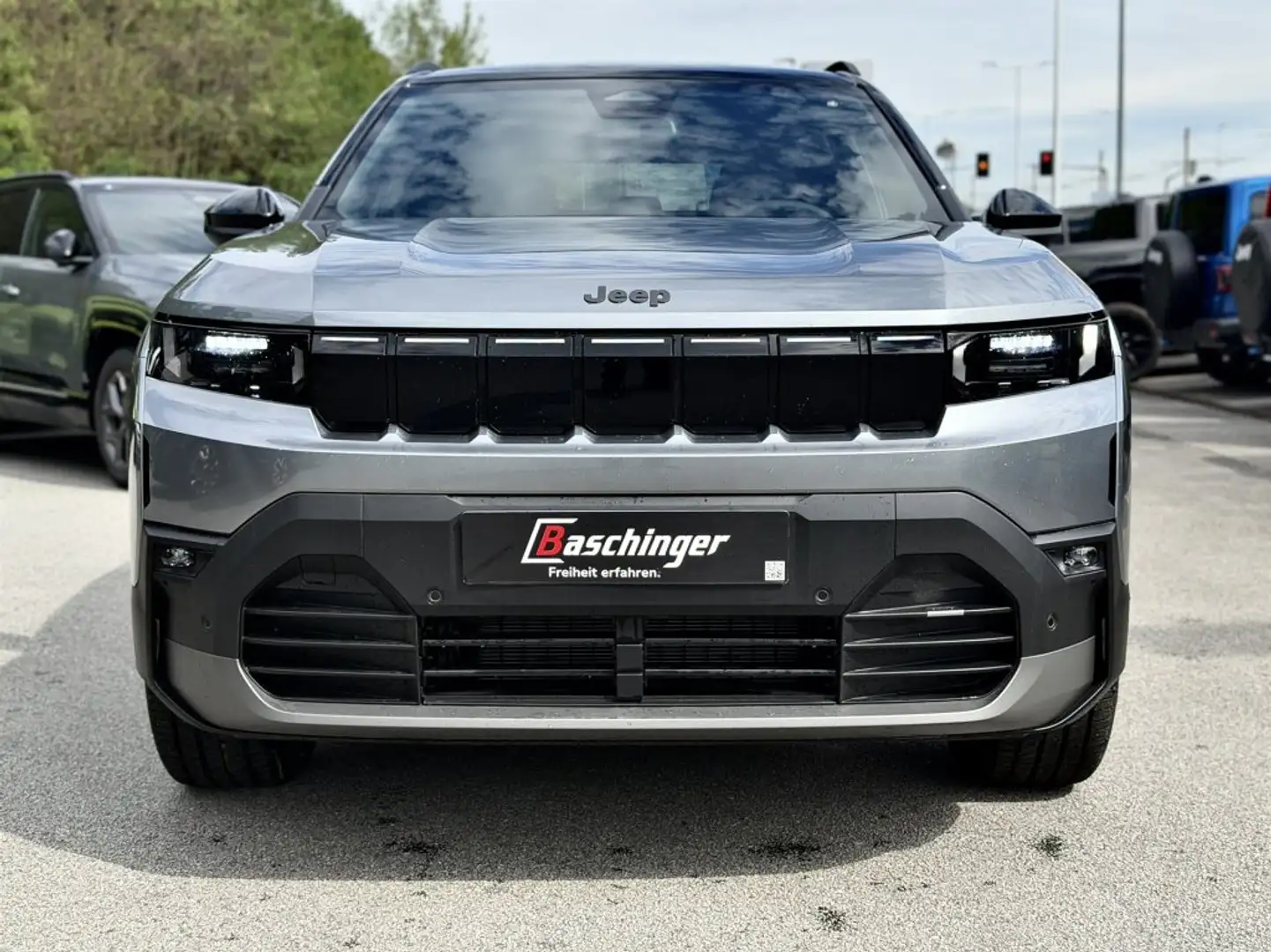 Jeep Compass Elektro 74 kWh First Edition Grau - 2