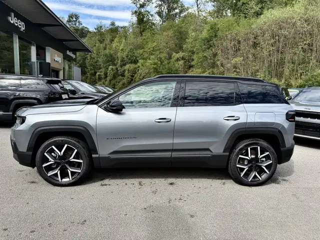 Jeep Compass view 5