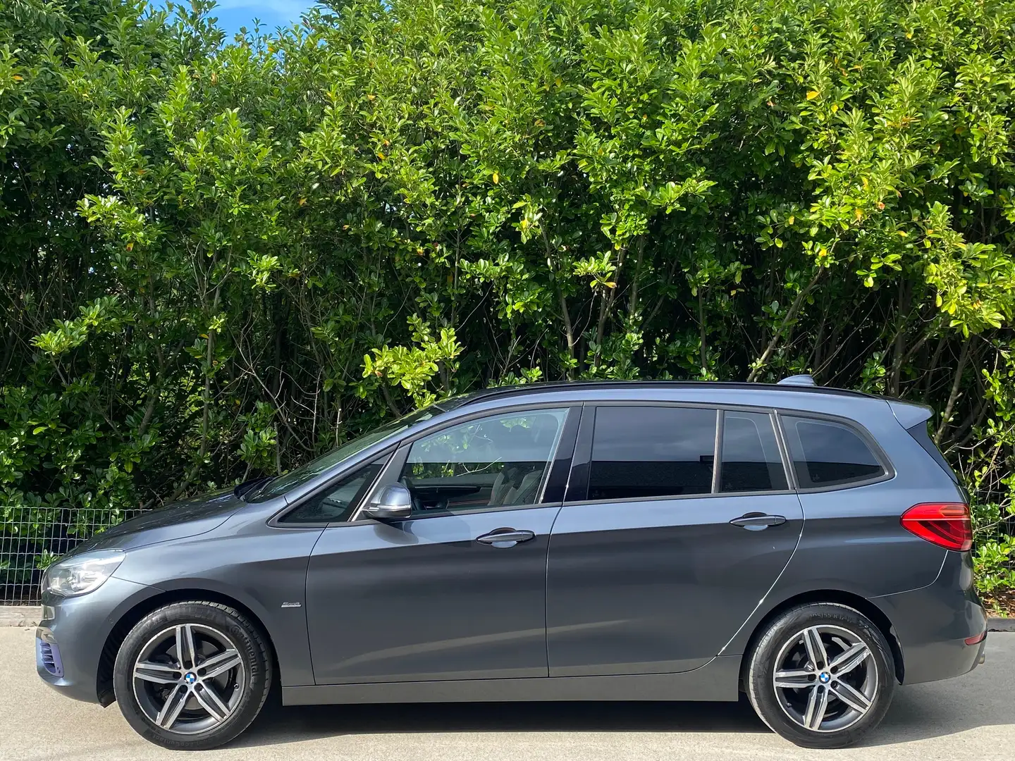 BMW 218 Gran Tourer 218 dA Sportline 7pl B.AUTO GARANTIE Zilver - 2