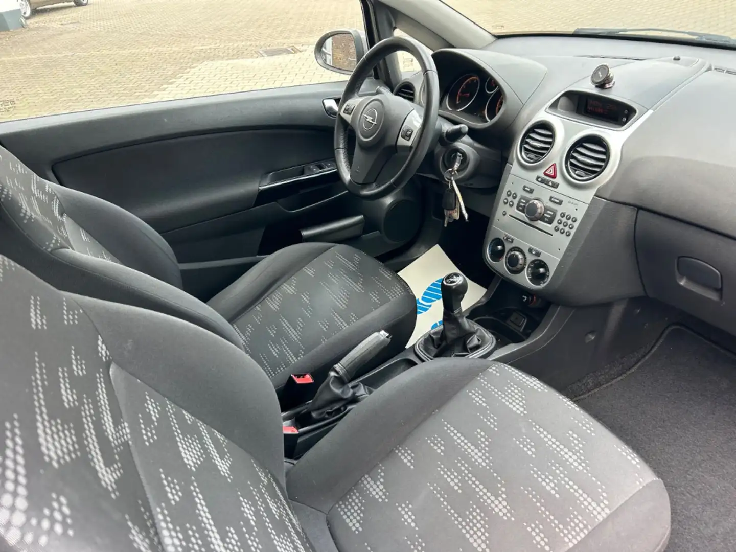 Opel Corsa D Satellite Braun - 2