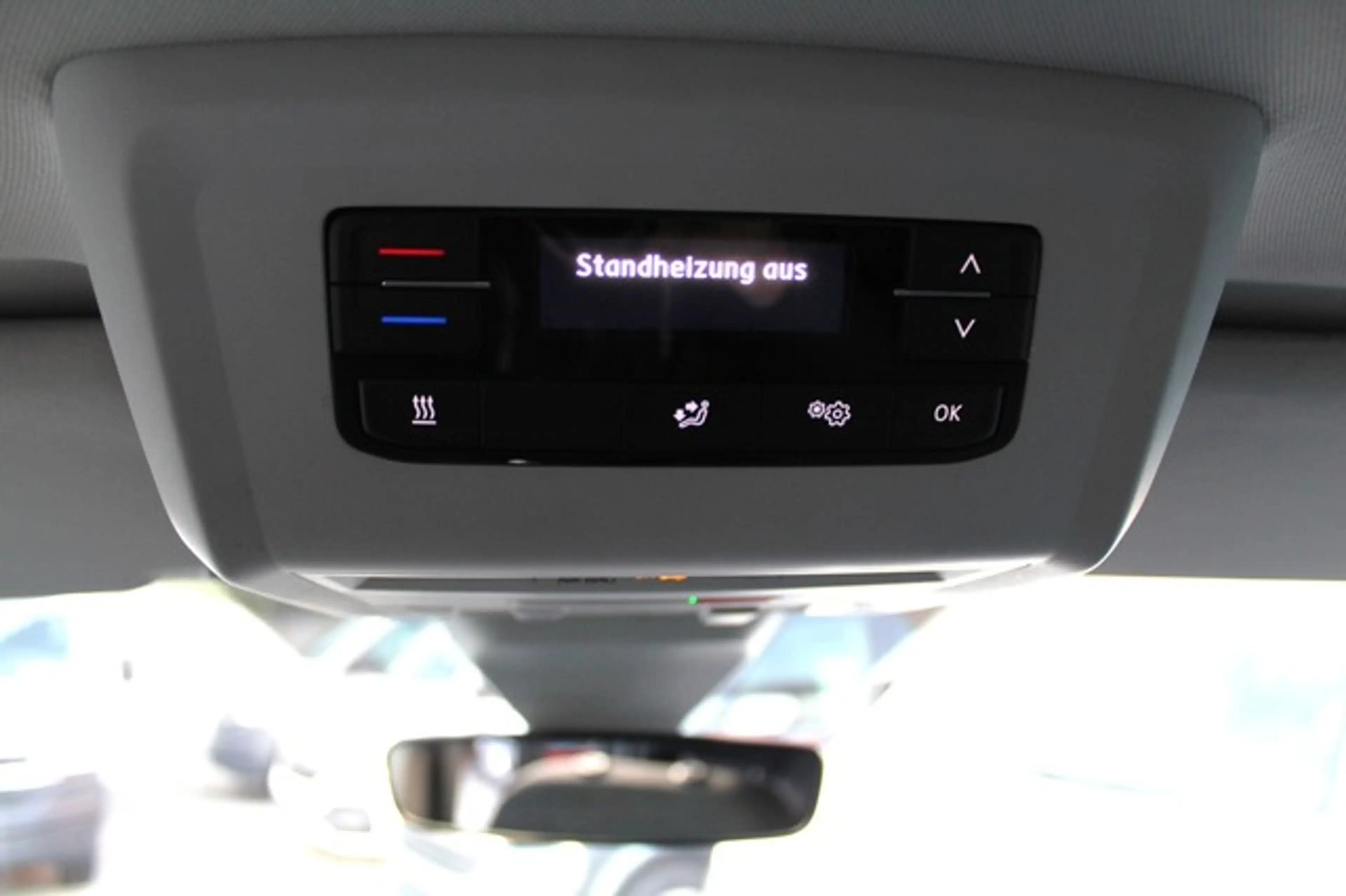 Volkswagen T6.1 Multivan DSG 4Motion LED AHK Standhzg — photo 14