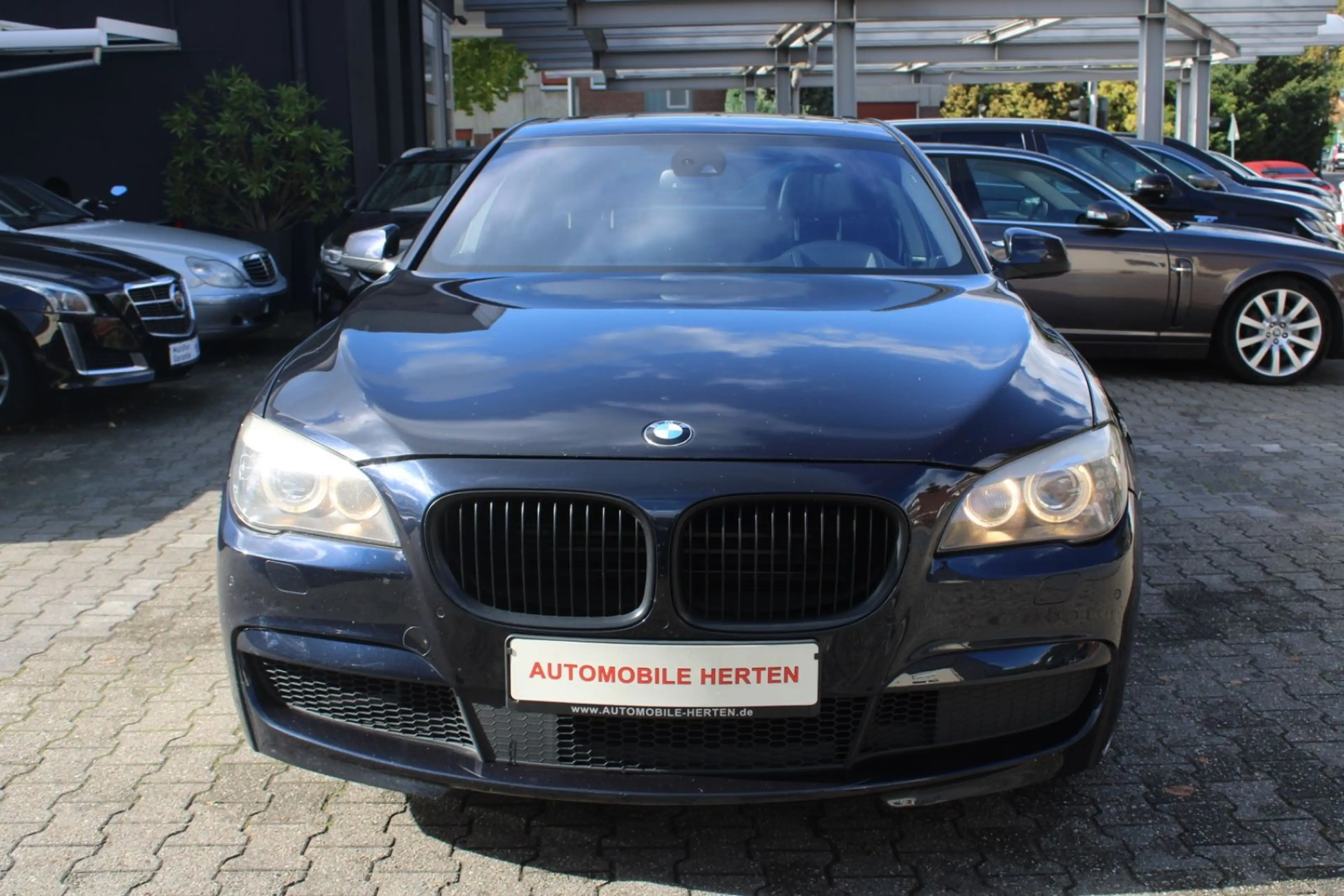 BMW 750 i *SPUR*TOTWINKEL*HEADUP*MAX VOLL!! — photo 2