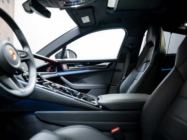 Porsche Panamera view 23