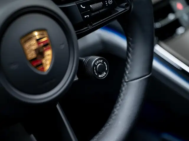 Porsche Panamera view 25