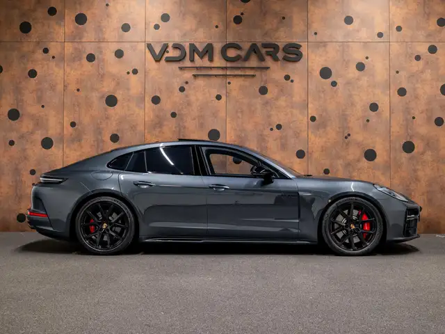 Porsche Panamera view 6