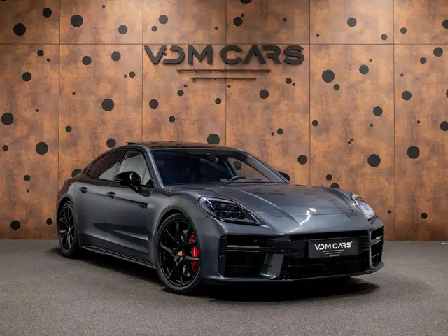 Porsche Panamera view 7