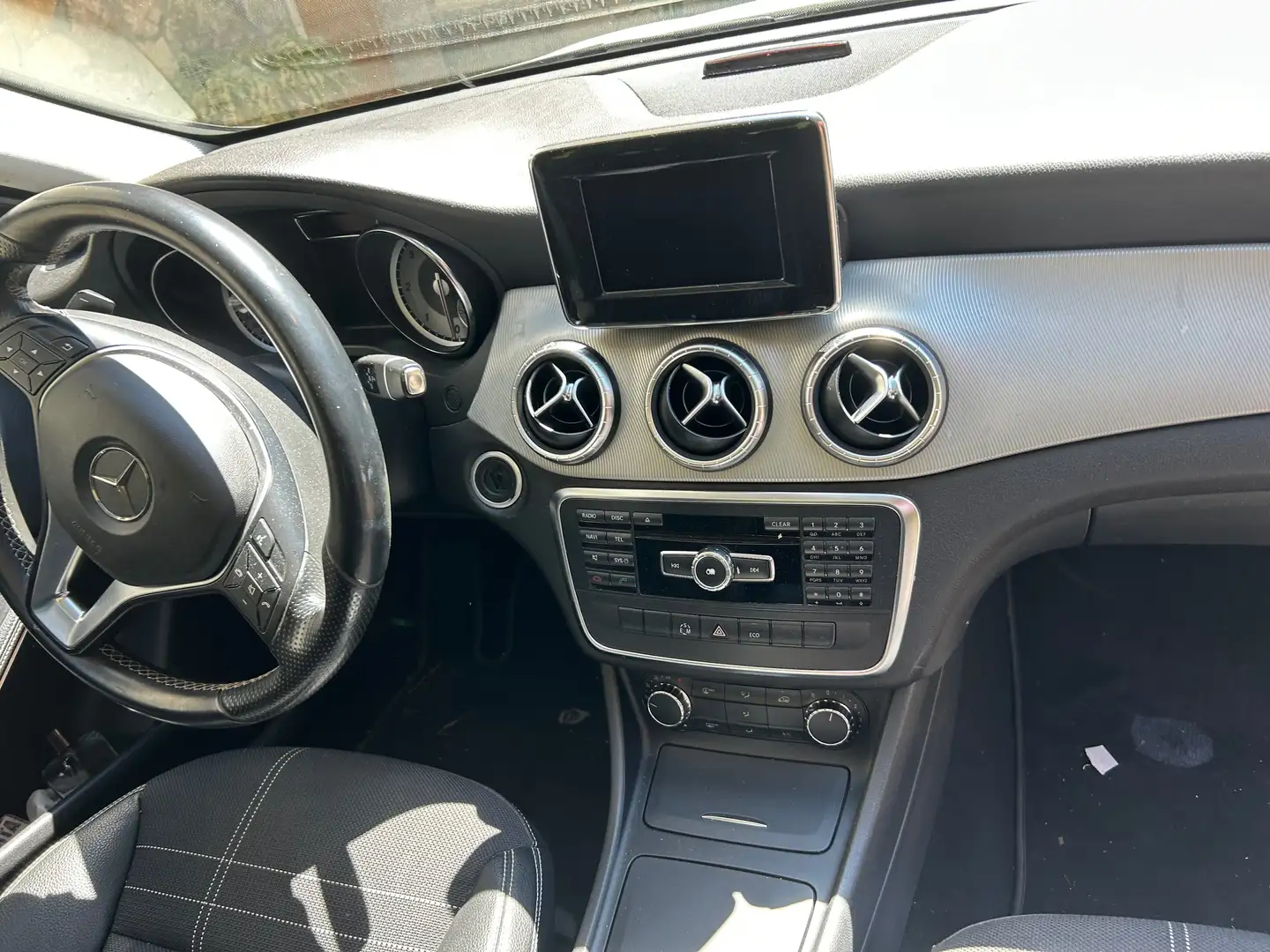 Mercedes-Benz CLA 220 CLA 220CDI AMG Line 7G-DCT AMG Line Blanco - 2