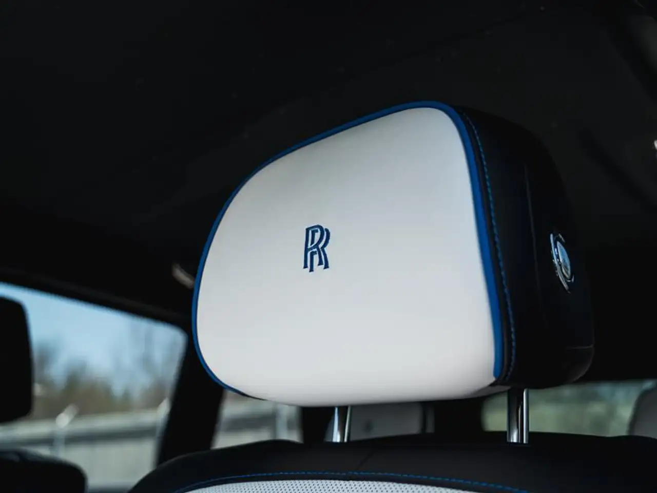 Rolls-Royce Cullinan снимка Rolls-Royce Cullinan