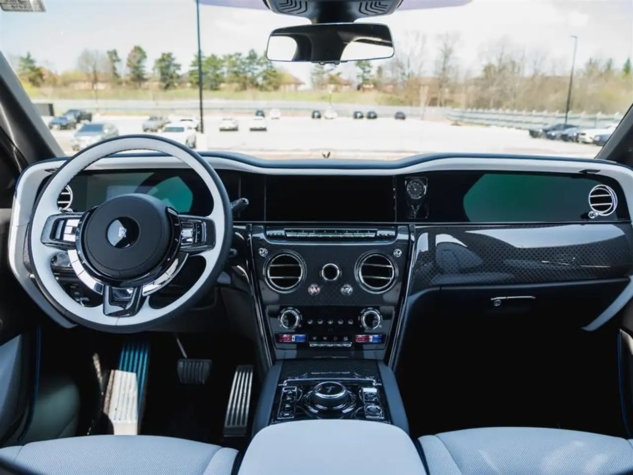 Rolls-Royce Cullinan снимка Rolls-Royce Cullinan