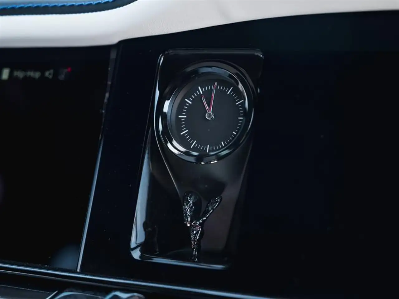 Rolls-Royce Cullinan снимка Rolls-Royce Cullinan