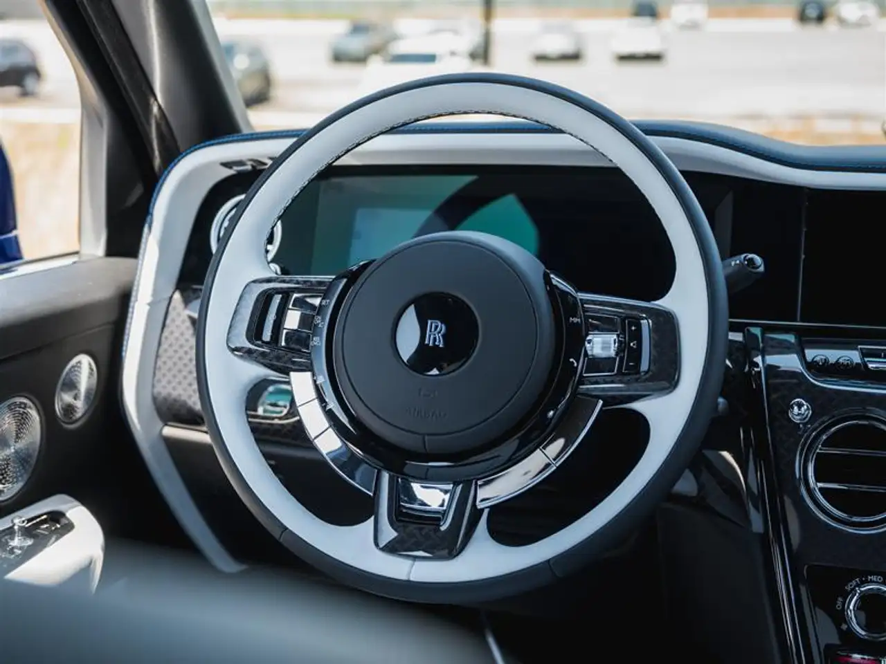 Rolls-Royce Cullinan снимка Rolls-Royce Cullinan