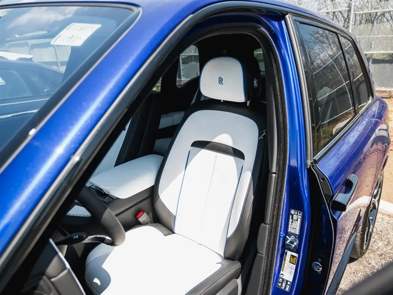 Rolls-Royce Cullinan снимка Rolls-Royce Cullinan