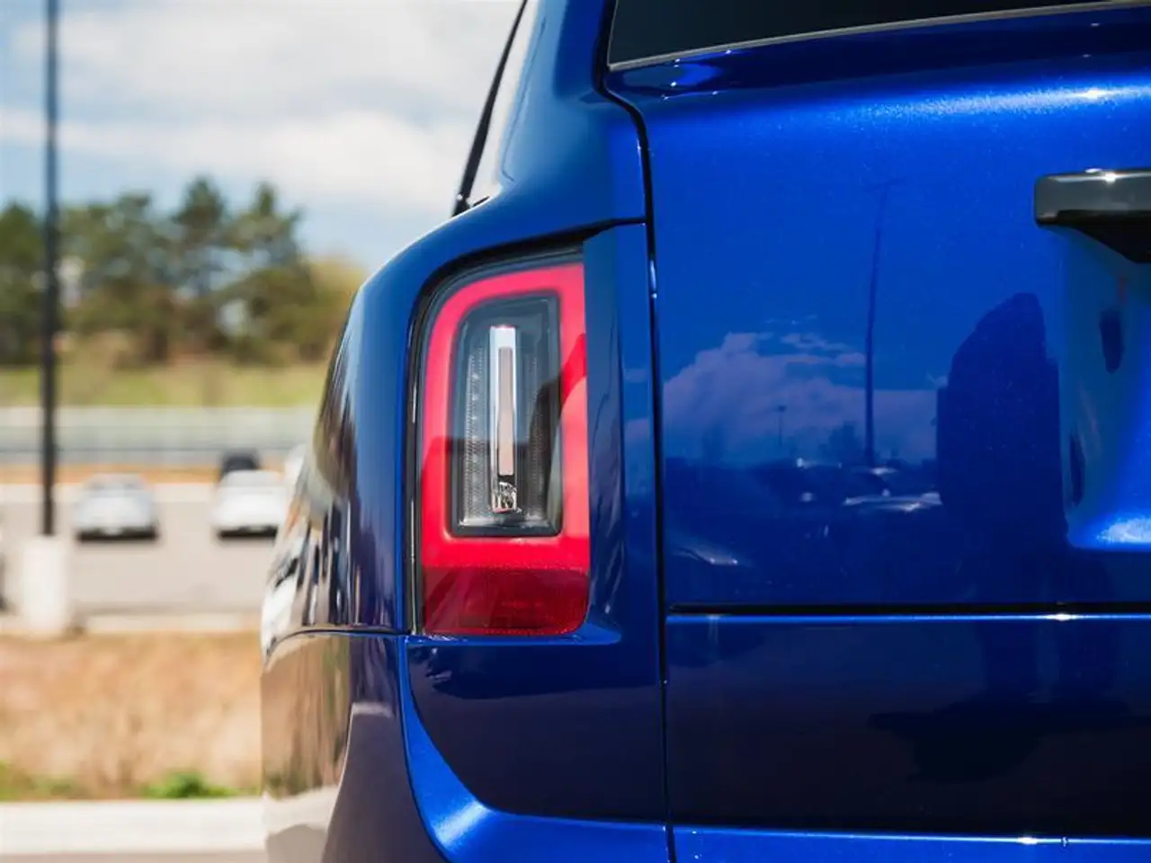 Rolls-Royce Cullinan снимка Rolls-Royce Cullinan