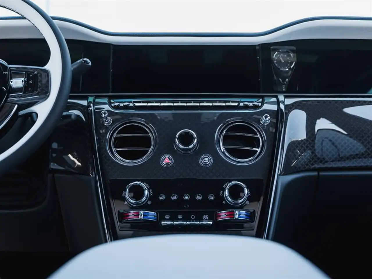 Rolls-Royce Cullinan снимка Rolls-Royce Cullinan