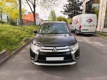 Outlander 2.2 DI-D 150 4WD Intense Navi A