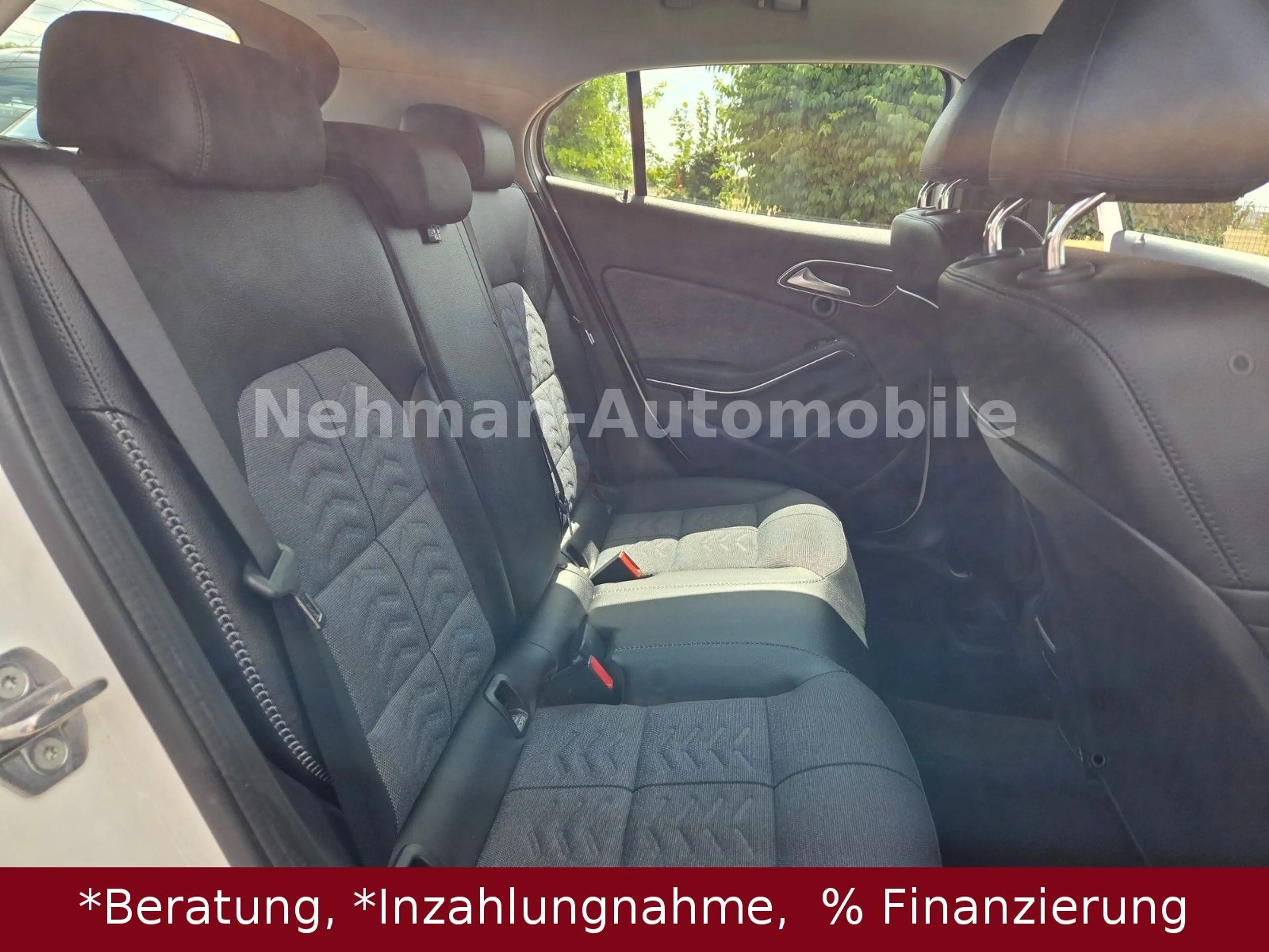 Mercedes-Benz GLA 180 GLA Style Automatik — photo 14