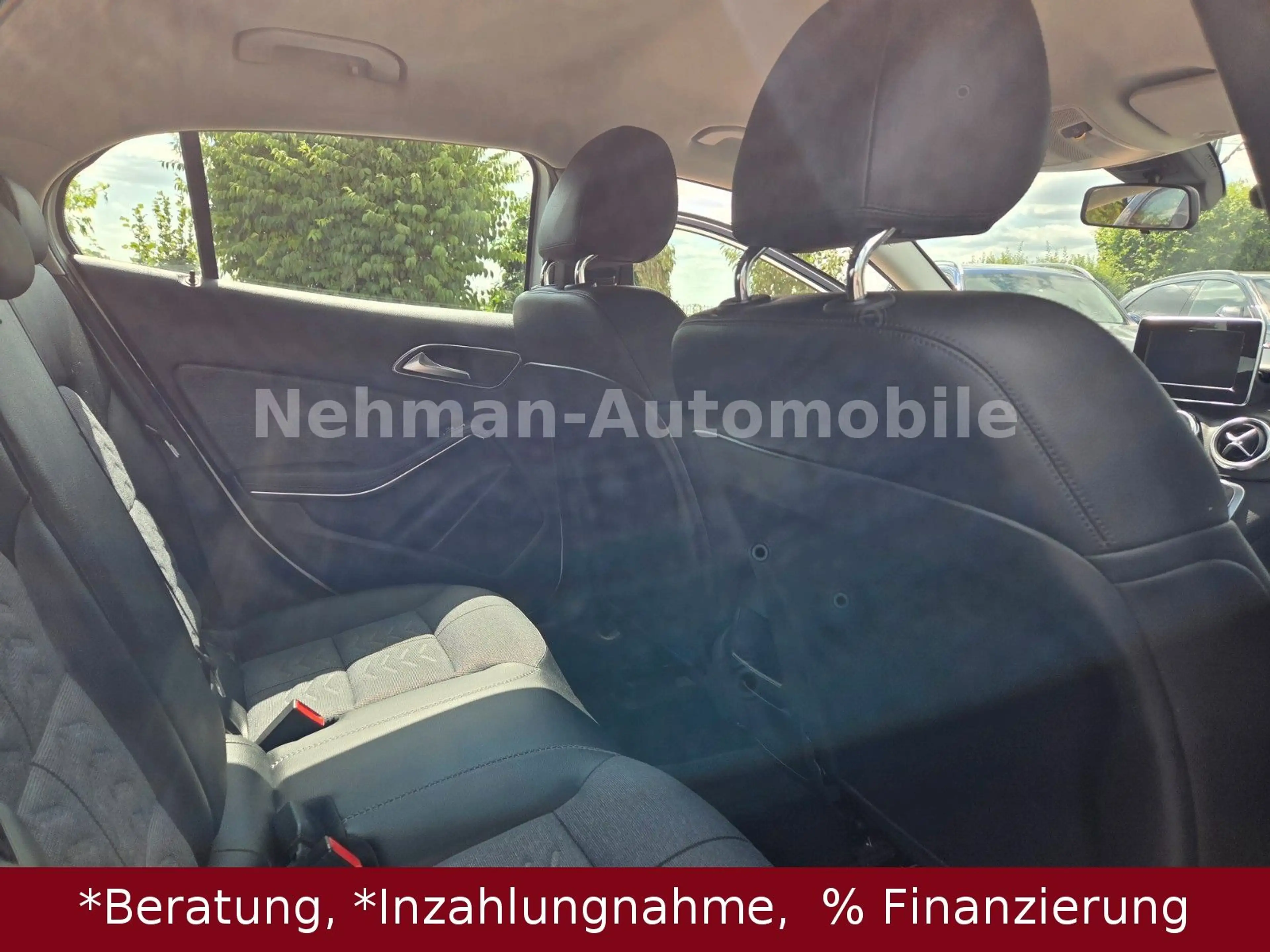 Mercedes-Benz GLA 180 GLA Style Automatik — photo 13