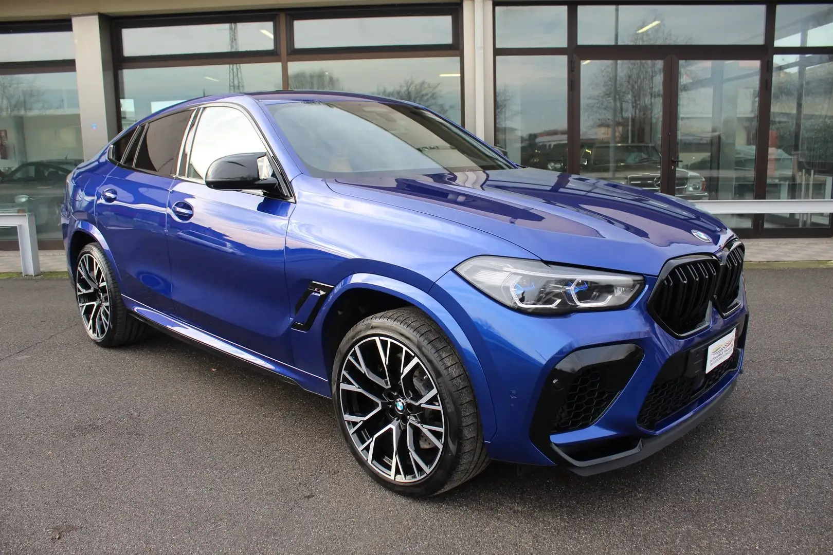 BMW X6 M Competition 625 cv VISIBILE IN SEDE - panorama Azul - 1