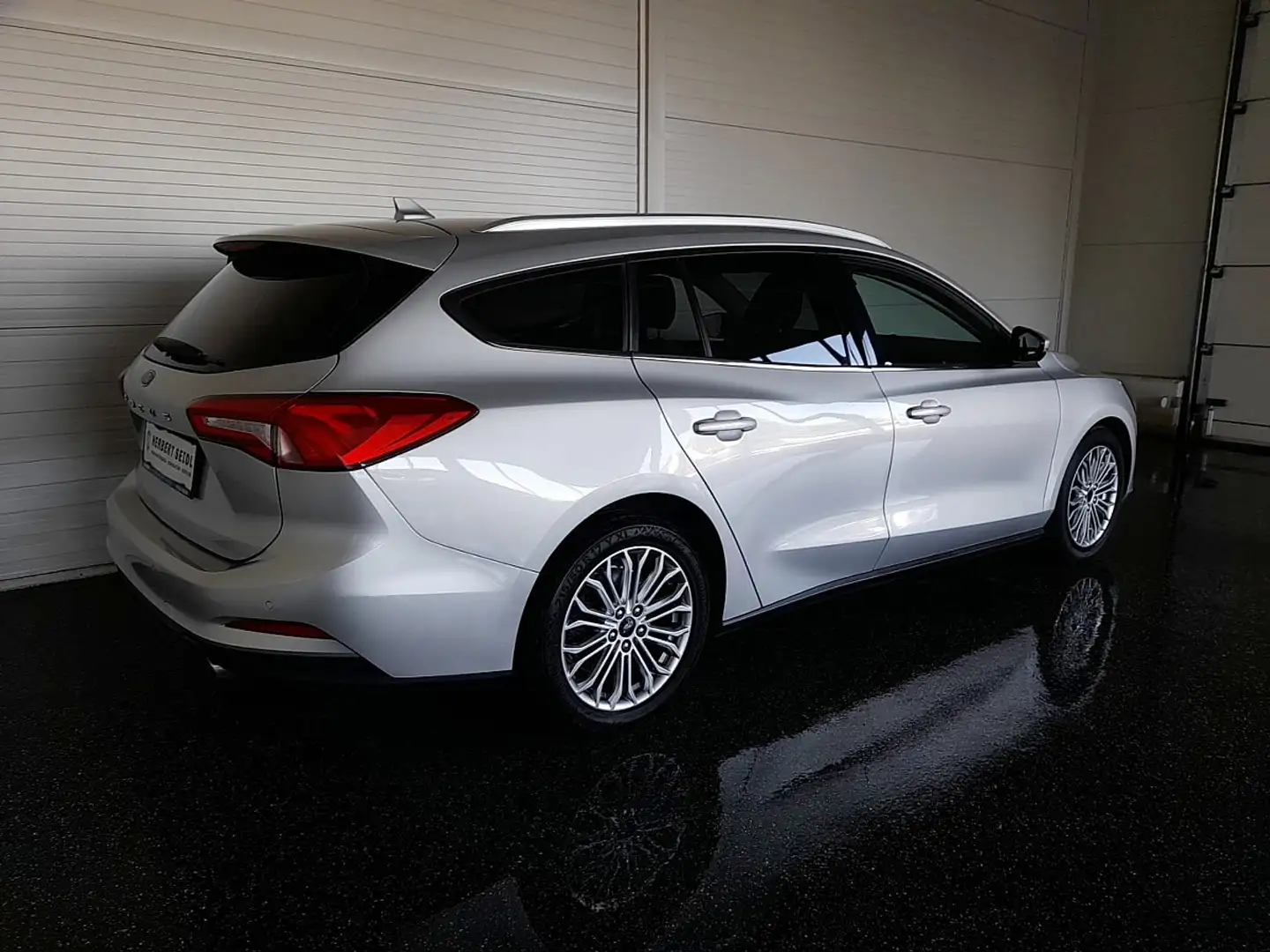 Ford Focus Turnier Titanium 2,0 EcoBlue Aut. *LED / NAVI /... Silber - 2