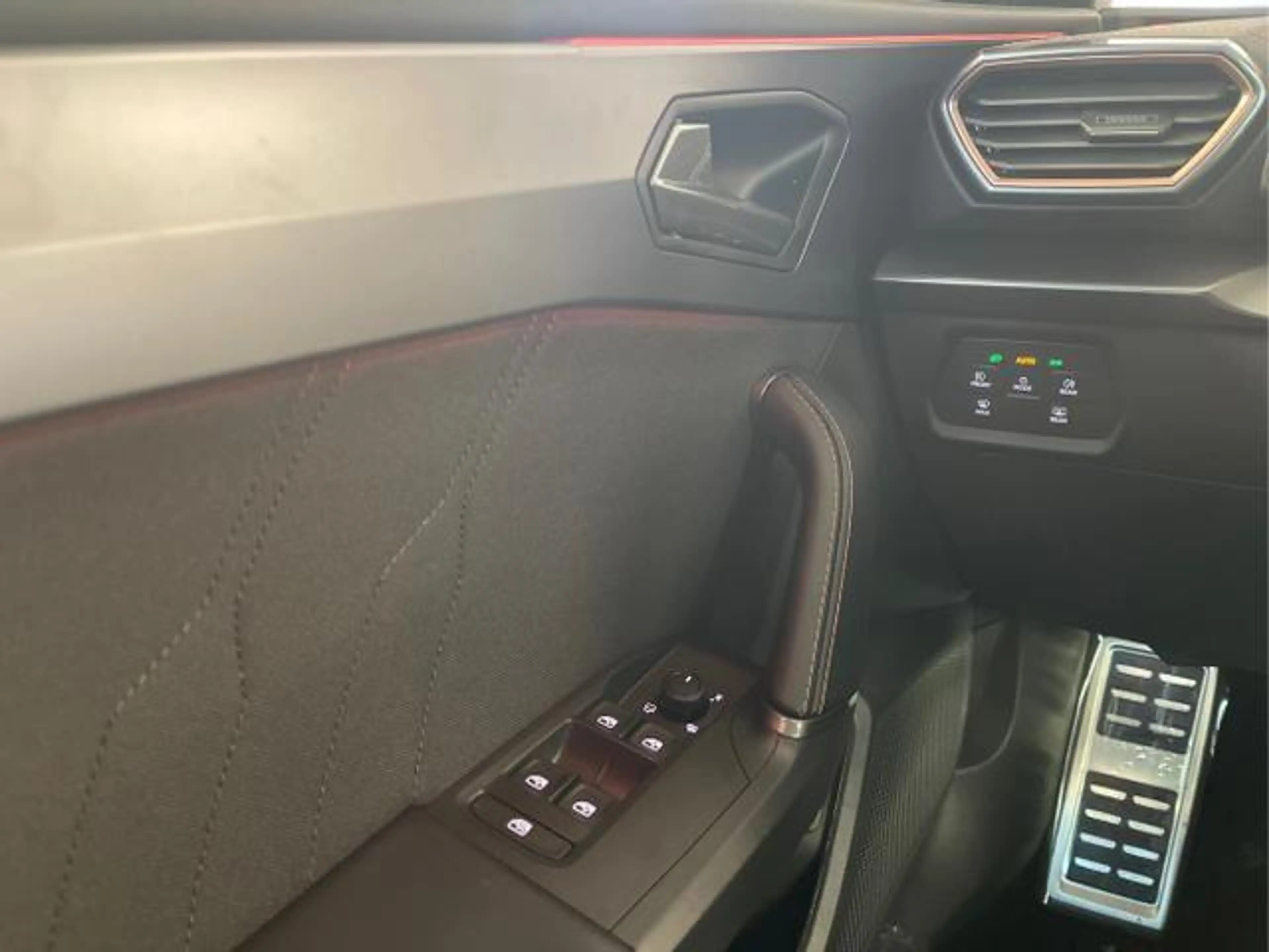 CUPRA Leon ST 150PS TDI DSG AHK+Sitzheiz+Kessy+Lenkradheiz+eH — photo 9