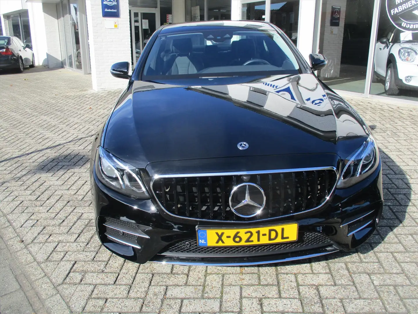 Mercedes-Benz E 200 E200 197pk E 53 UITVOERING 9G-TRONIC Schwarz - 2