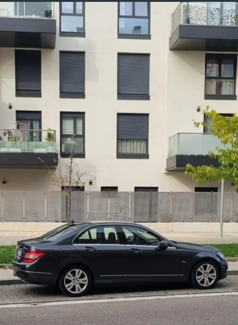 Mercedes-Benz 350 - 1