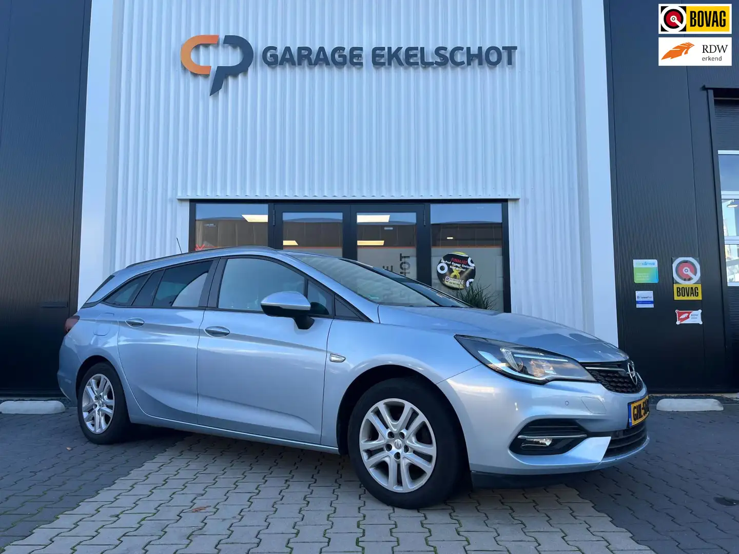Opel Astra SPORTS TOURER 1.2 Business Edition Grijs - 1